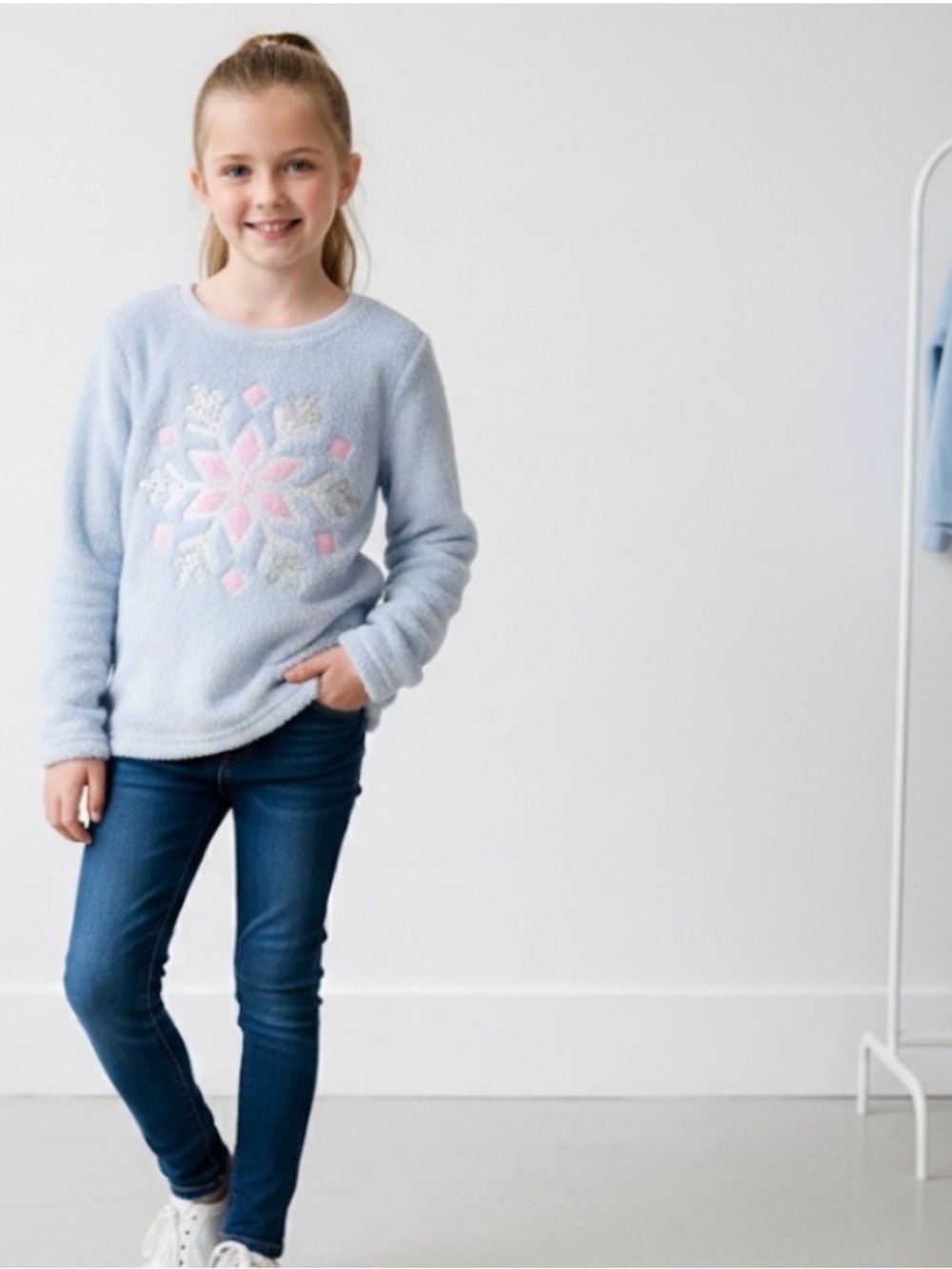 Cynthia Rowley Light Blue
Snowflake Kids Sweatshirt 7/8
years